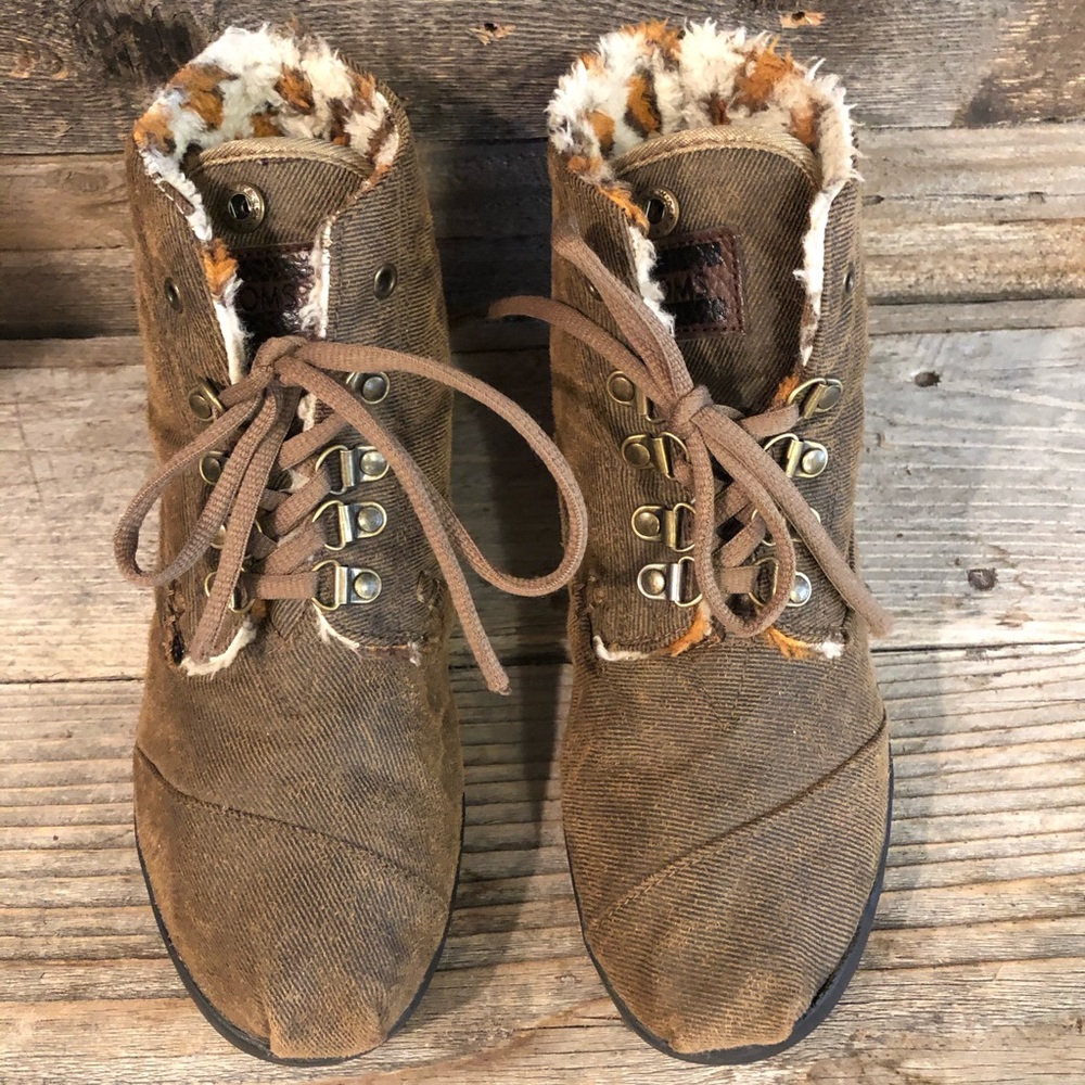 TOMS boots